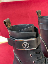 Load image into Gallery viewer, Louis Vuitton Boots