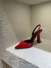 Load image into Gallery viewer, Versace La Medusa Slingback Pumps