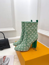 Load image into Gallery viewer, Louis Vuitton Silhouette Ankle Boots