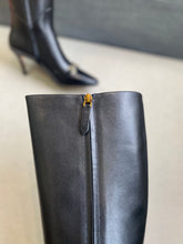 Load image into Gallery viewer, Gucci Pointed Cat heel Boots
