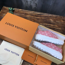 Load image into Gallery viewer, Louis Vuitton Squad Sneakers