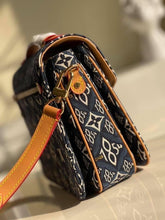 Load image into Gallery viewer, Louis Vuitton 1854 Pochette Metis Bag - LUXURY KLOZETT