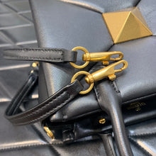 Load image into Gallery viewer, Valentino One Stud Small Bag