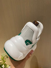 Load image into Gallery viewer, Louis Vuitton Archlight Sneaker