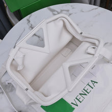 Load image into Gallery viewer, Bottega Veneta Point Medium Bag