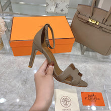 Load image into Gallery viewer, Hermes premiere 70 Heels