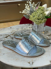 Load image into Gallery viewer, Sat Louis Vuitton Magnetic Flat Mule