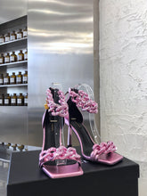 Load image into Gallery viewer, Versace Medusa Chain Nappa Leather Sandals