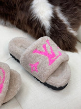 Load image into Gallery viewer, Louis Vuitton Magnetic Mule