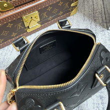 Load image into Gallery viewer, Louis Vuitton Speedy Bandouliere 20 Bag