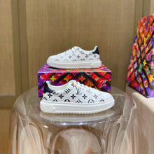 Load image into Gallery viewer, Louis Vuitton Time Out Sneaker