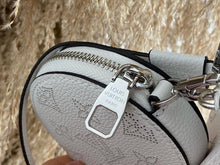 Load image into Gallery viewer, Louis Vuitton Muria Bucket Bag - LUXURY KLOZETT