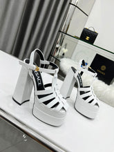 Load image into Gallery viewer, Versace La Medusa Platform Sandals