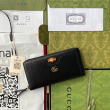 Load image into Gallery viewer, Gucci Diana Continental Wallet