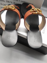 Load image into Gallery viewer, Gucci Leather Thong Sandal - LUXURY KLOZETT