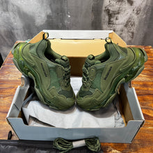Load image into Gallery viewer, Balenciaga Triple S Sneakers