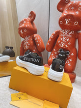 Load image into Gallery viewer, Louis Vuitton Squad Sneaker