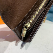 Load image into Gallery viewer, Louis Vuitton Sarah Wallet