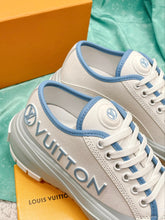Load image into Gallery viewer, Louis Vuitton Squad Sneakers