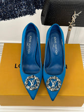 Load image into Gallery viewer, Louis Vuitton Pump
