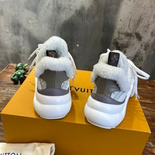 Load image into Gallery viewer, Louis Vuitton Archlight Sneaker
