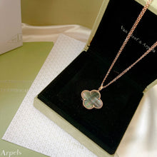 Load image into Gallery viewer, Van Cleef &amp;  Arpels Necklace
