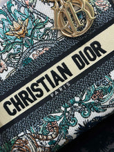 Load image into Gallery viewer, Christian Dior Medium Lady D Lite Bag
