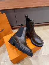 Load image into Gallery viewer, Louis Vuitton Beaubourg Ankle Boots
