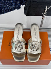 Load image into Gallery viewer, Louis vuitton  Isola Mule
