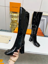 Load image into Gallery viewer, Louis Vuitton Shake High Boots
