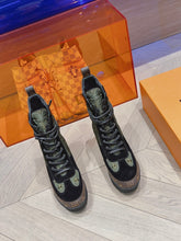 Load image into Gallery viewer, Louis Vuitton Laureate  Platform Desert Boots
