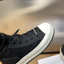 Load image into Gallery viewer, Christian Dior Walk&#39;n  Sneakers
