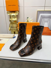 Load image into Gallery viewer, Louis Vuitton Shake Ankle Boots

