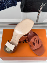 Load image into Gallery viewer, Louis vuitton  Isola Mule
