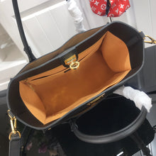 Load image into Gallery viewer, Louis Vuitton On My Side MM Bag
