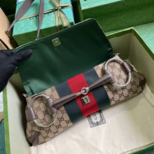 Load image into Gallery viewer, Gucci Horsebit Chain Medium Shoulder Bag
