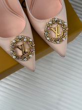 Load image into Gallery viewer, Louis Vuitton Pump
