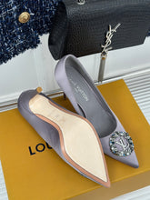 Load image into Gallery viewer, Louis Vuitton Pump

