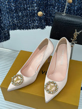 Load image into Gallery viewer, Louis Vuitton Pump
