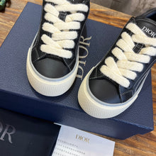 Load image into Gallery viewer, Christian Dior B33 Sneakers
