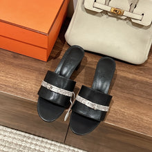 Load image into Gallery viewer, Hermes Gigi Sandal
