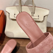 Load image into Gallery viewer, Hermes Gigi Sandal
