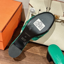 Load image into Gallery viewer, Hermes Gigi Sandal
