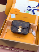 Load image into Gallery viewer, Louis Vuitton Micro Metis Bag

