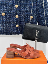 Load image into Gallery viewer, Louis vuitton  Isola Mule
