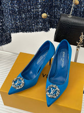 Load image into Gallery viewer, Louis Vuitton Pump
