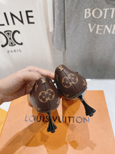 Load image into Gallery viewer, Louis Vuitton Blossom Pump
