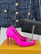 Load image into Gallery viewer, Louis Vuitton Pump
