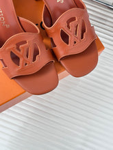 Load image into Gallery viewer, Louis vuitton  Isola Mule
