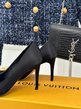 Load image into Gallery viewer, Louis Vuitton Pump
